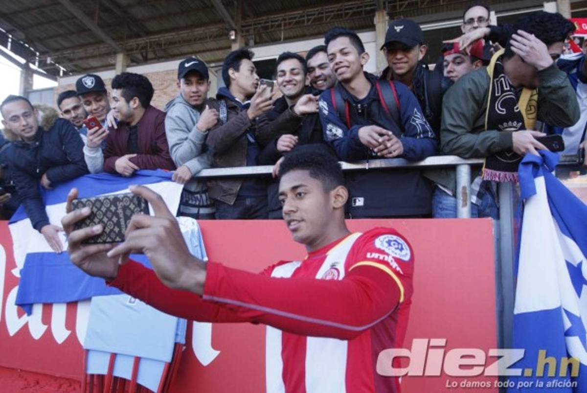 Las fotos que pocos vieron en la presentación de 'Choco' Lozano con el Girona