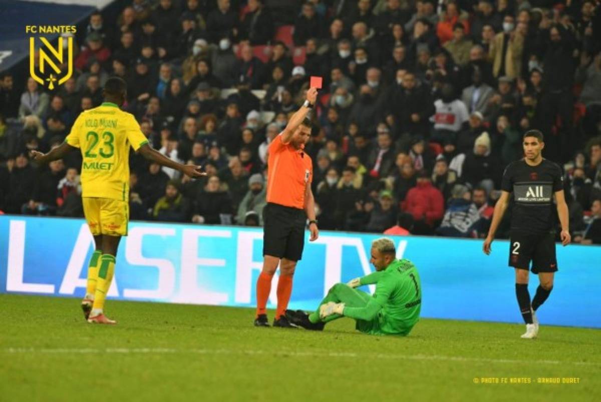 Fotos: Keylor Navas se marcha expulsado en el PSG y así reaccionó Neymar por ser el sacrificado