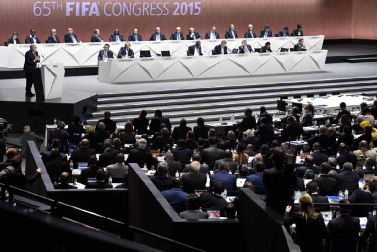 Joseph Blatter reelegido como presidente de la FIFA