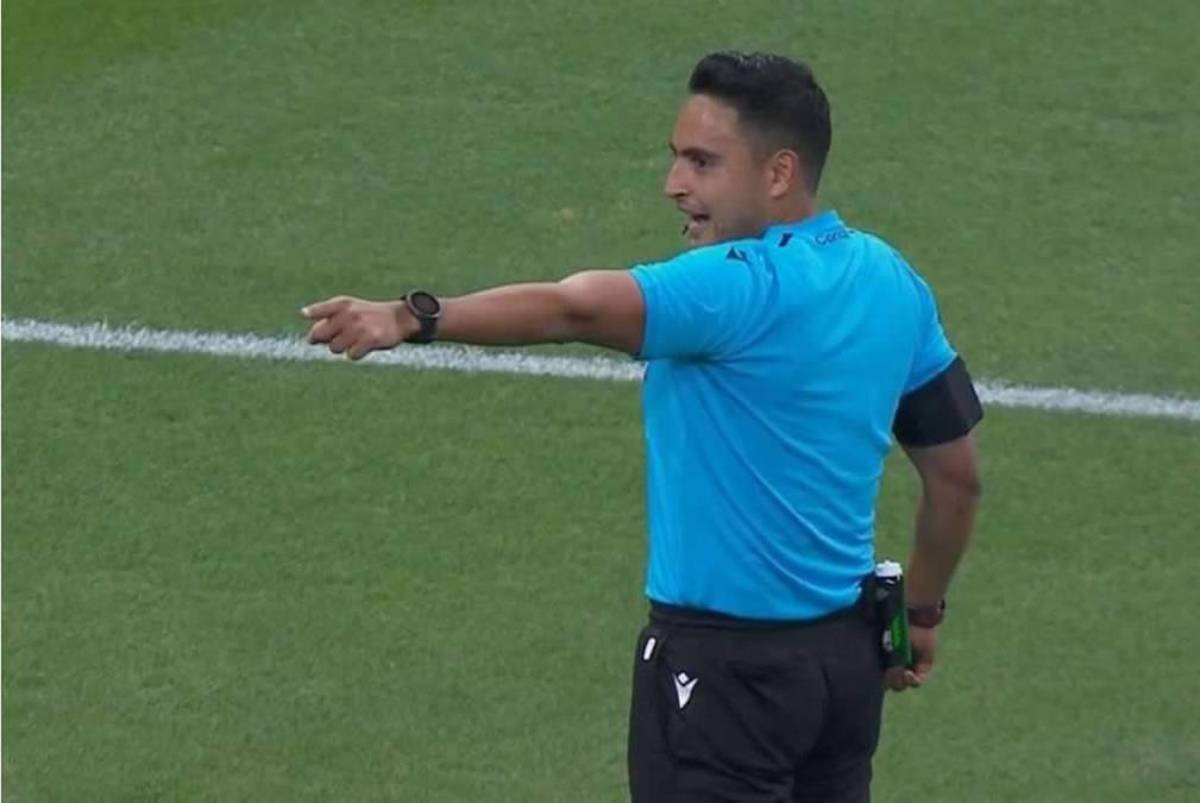 ¿Said Martínez tuvo miedo en el Chivas - América? Expertos reaccionan al arbitraje del hondureño en la Concachampions
