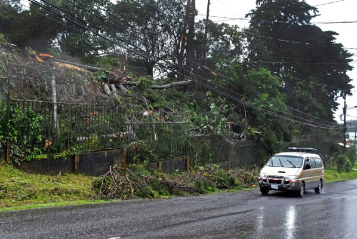 Los estragos causados por lluvias en Costa Rica a pocas horas el choque con Honduras