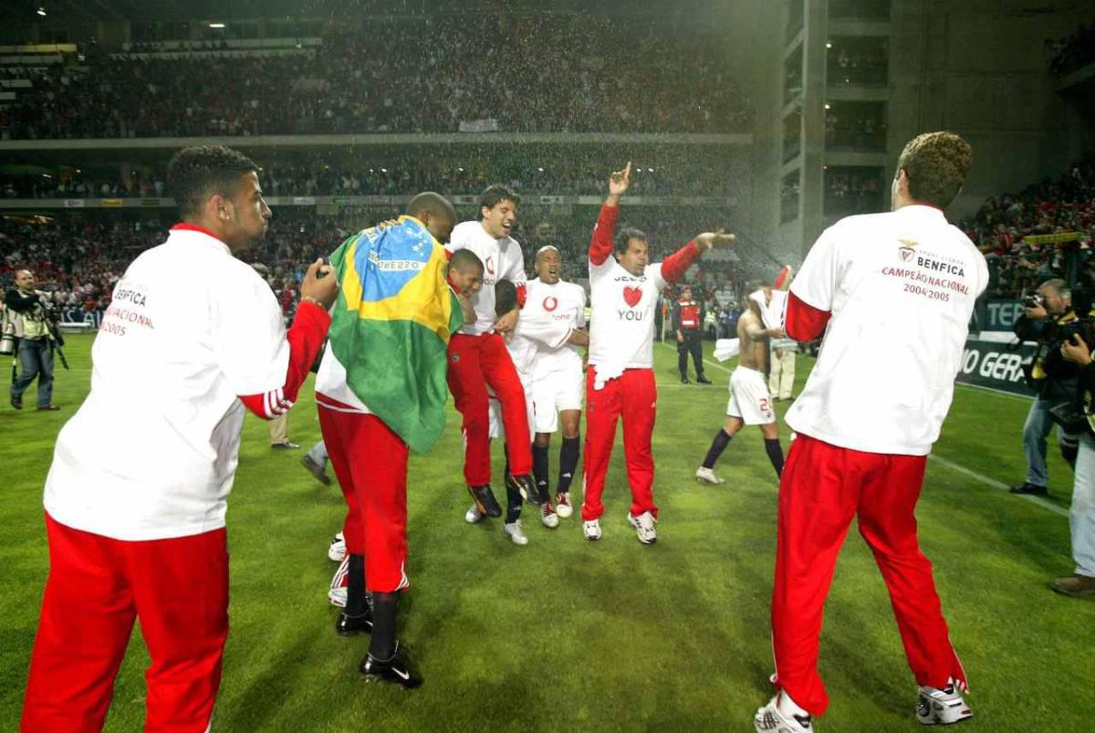 La exclusiva lista a nivel mundial de los 18 clubes que se coronaron campeones en su Centenario: ¿Se meterá Marathón?