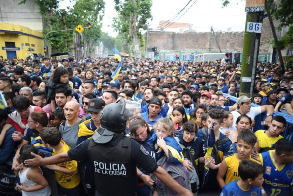 Espectacular llenazo: Afición de Boca Juniors llena la Bombonera en su último entrenamiento