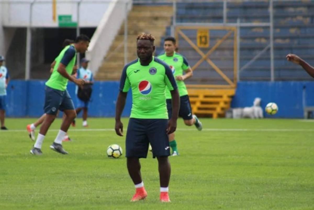 MERCADO: Olimpia negocia con delantero, Choco con nuevo DT y Chirinos es noticia