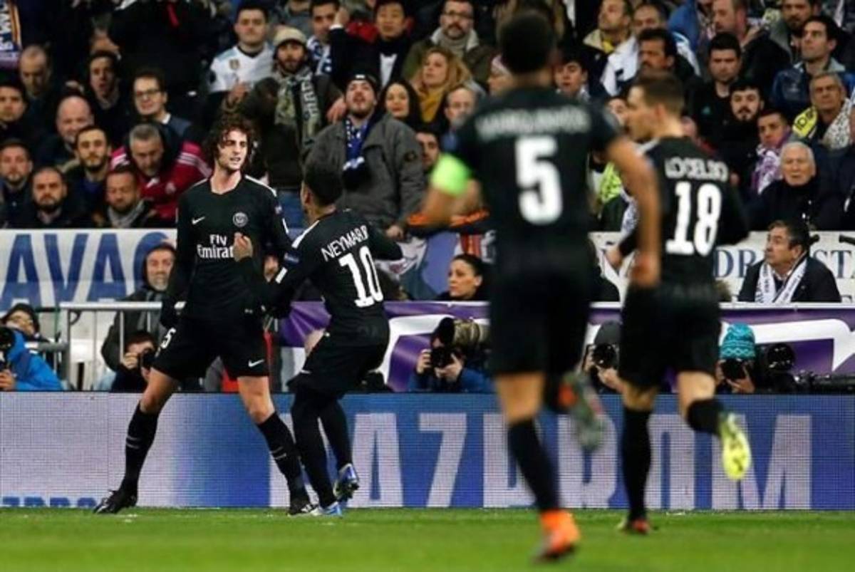 EN FOTOS: Del silencio a la locura en el Bernabéu y el gesto de CR7 con Neymar