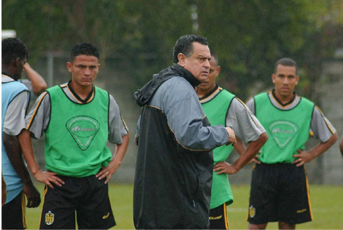 Juan de Dios Castillo, y su carrera en Honduras.