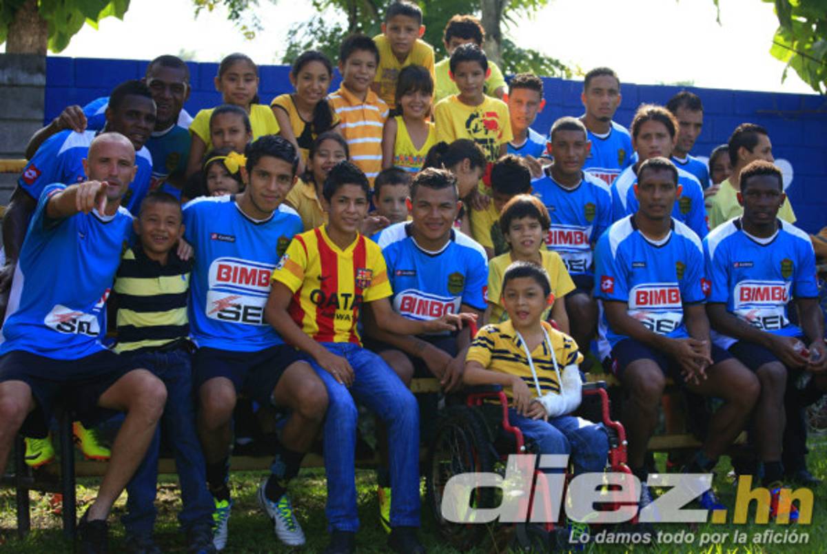 Aldea SOS visita al Real España.