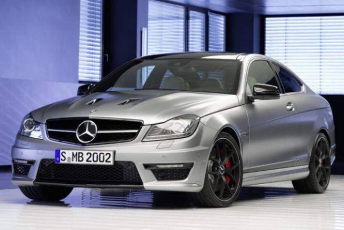 La millonaria colección de carros de lujo incautada al Chapo Guzmán