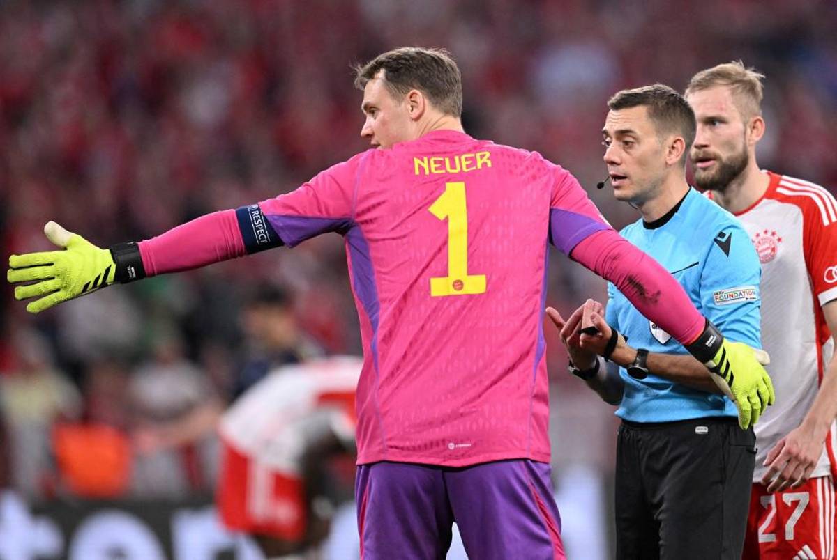 Tchouaméni interrumpe a Müller, Vinicius se divierte ante Bayern y las bellas chicas apoyando al Real Madrid