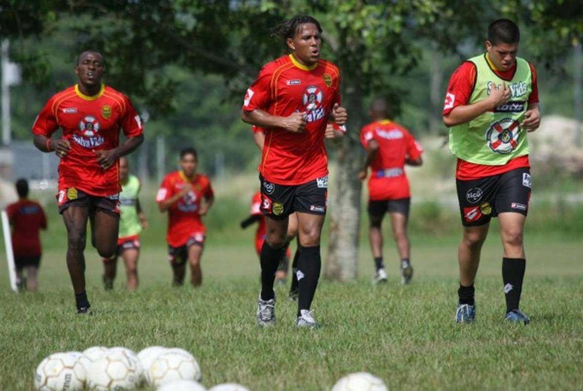 Fredy 'El Tanque' Sosa, tras dejar el fútbol ahora se gana la vida como Uber y mesero en EUA