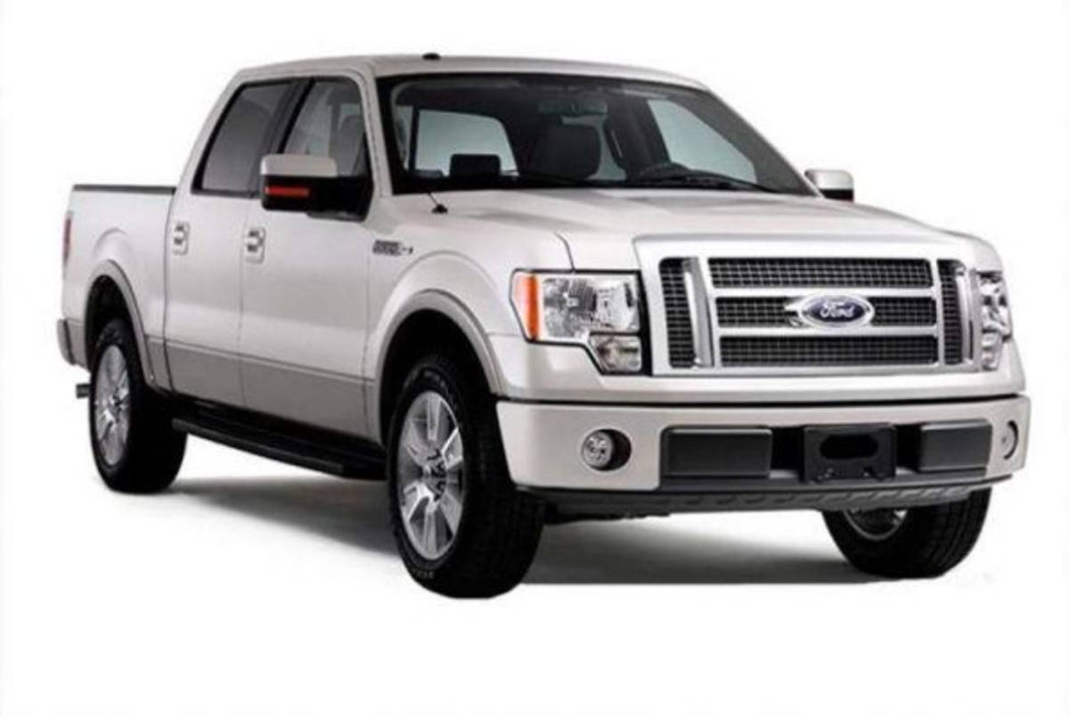 La millonaria colección de carros de lujo incautada al Chapo Guzmán