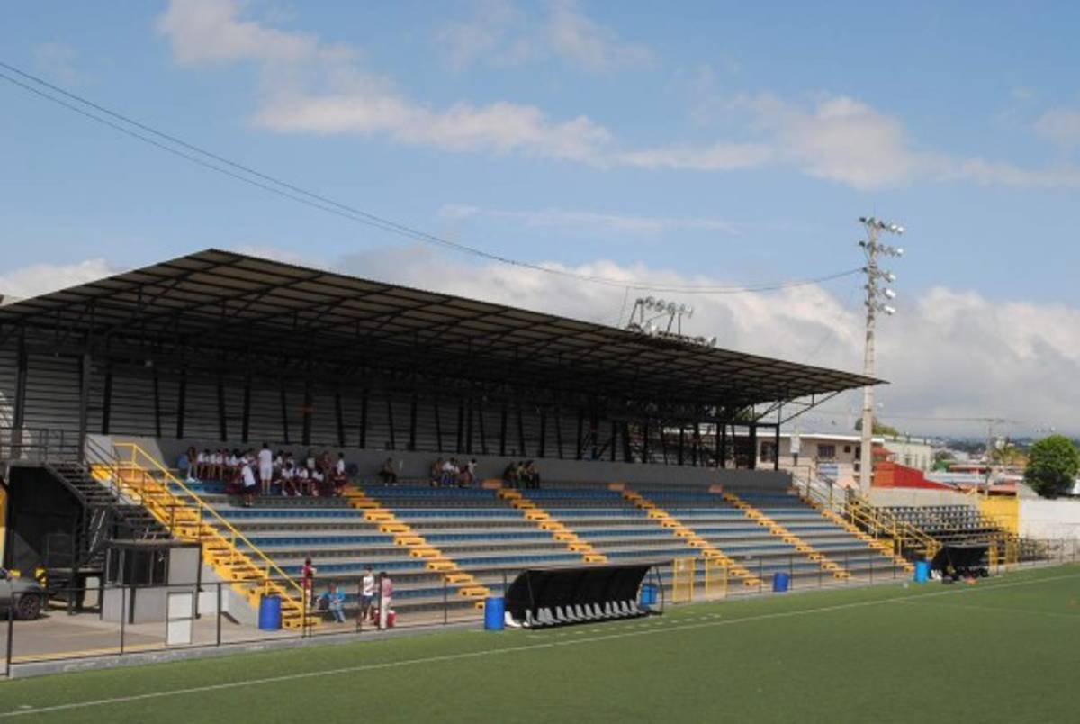 Las grandes diferencias entre los estadios de Honduras y Costa Rica