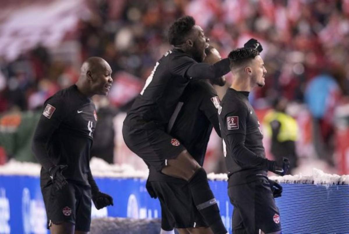 Fotos: Fiesta canadiense, bronca al final del partido y la tremenda frustración de los mexicanos