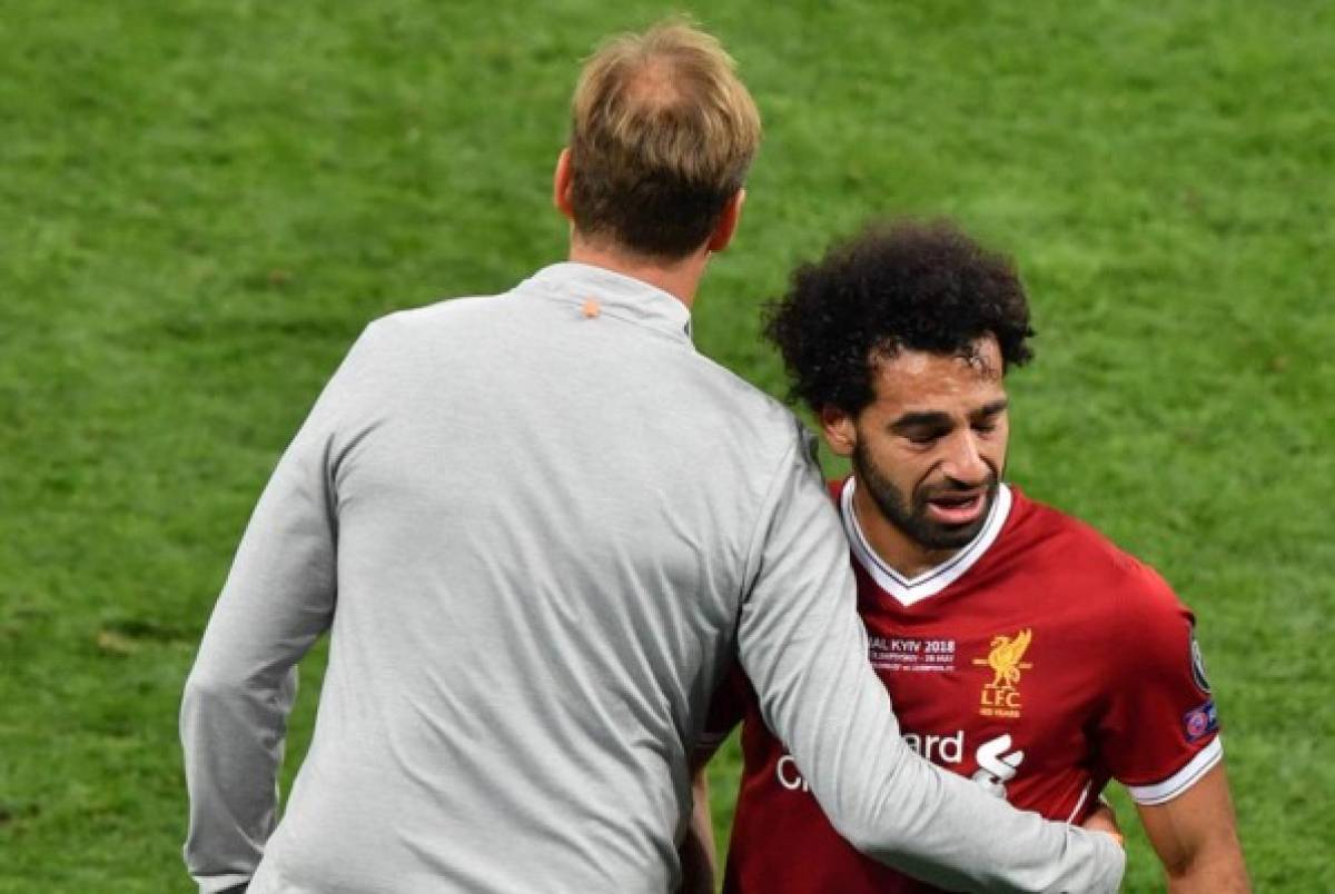 En fotos: Conmovedoras imágenes de Salah y Carvajal llorando en Kiev