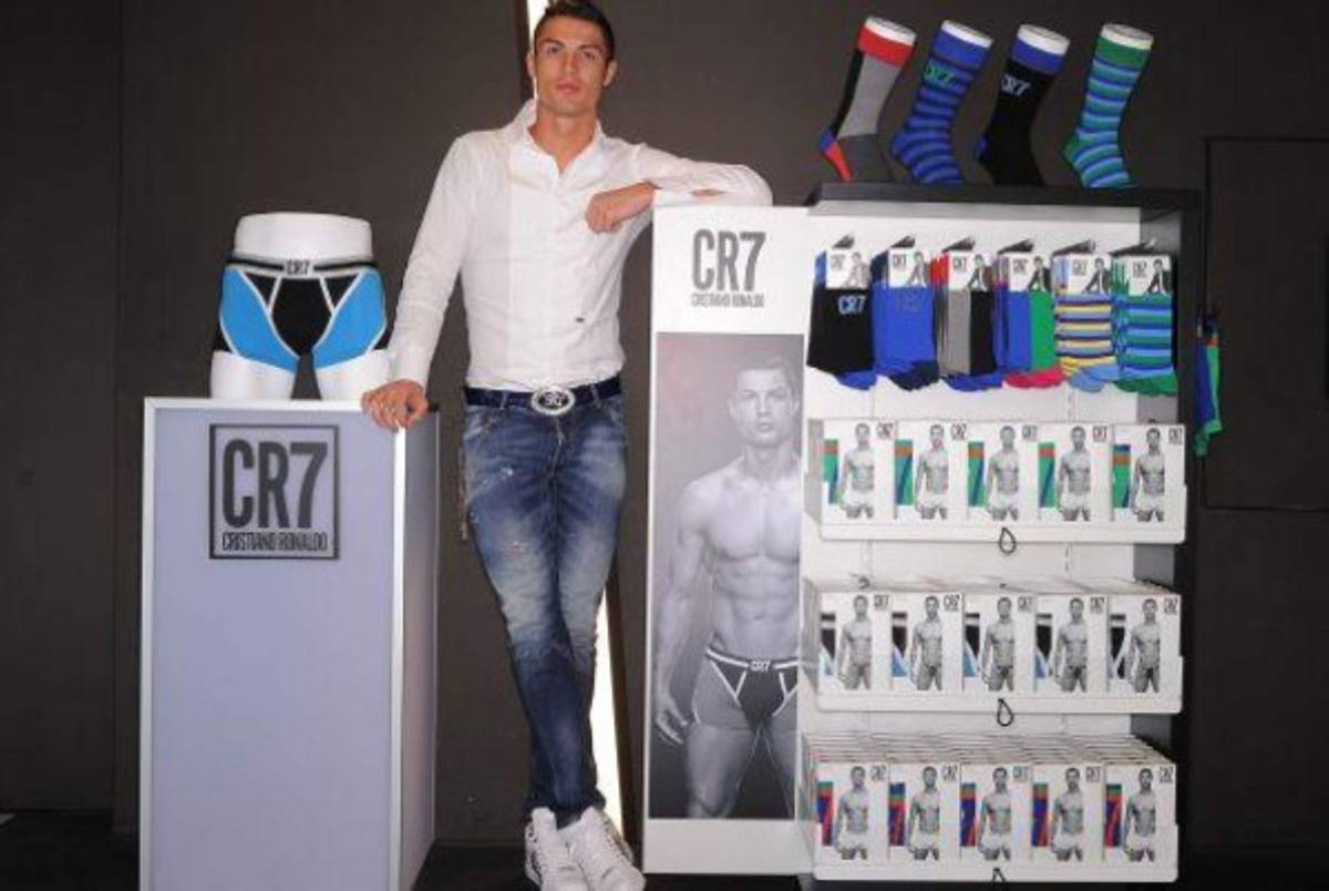 ¡Exitosos! Futbolistas triunfan dentro y fuera de la cancha