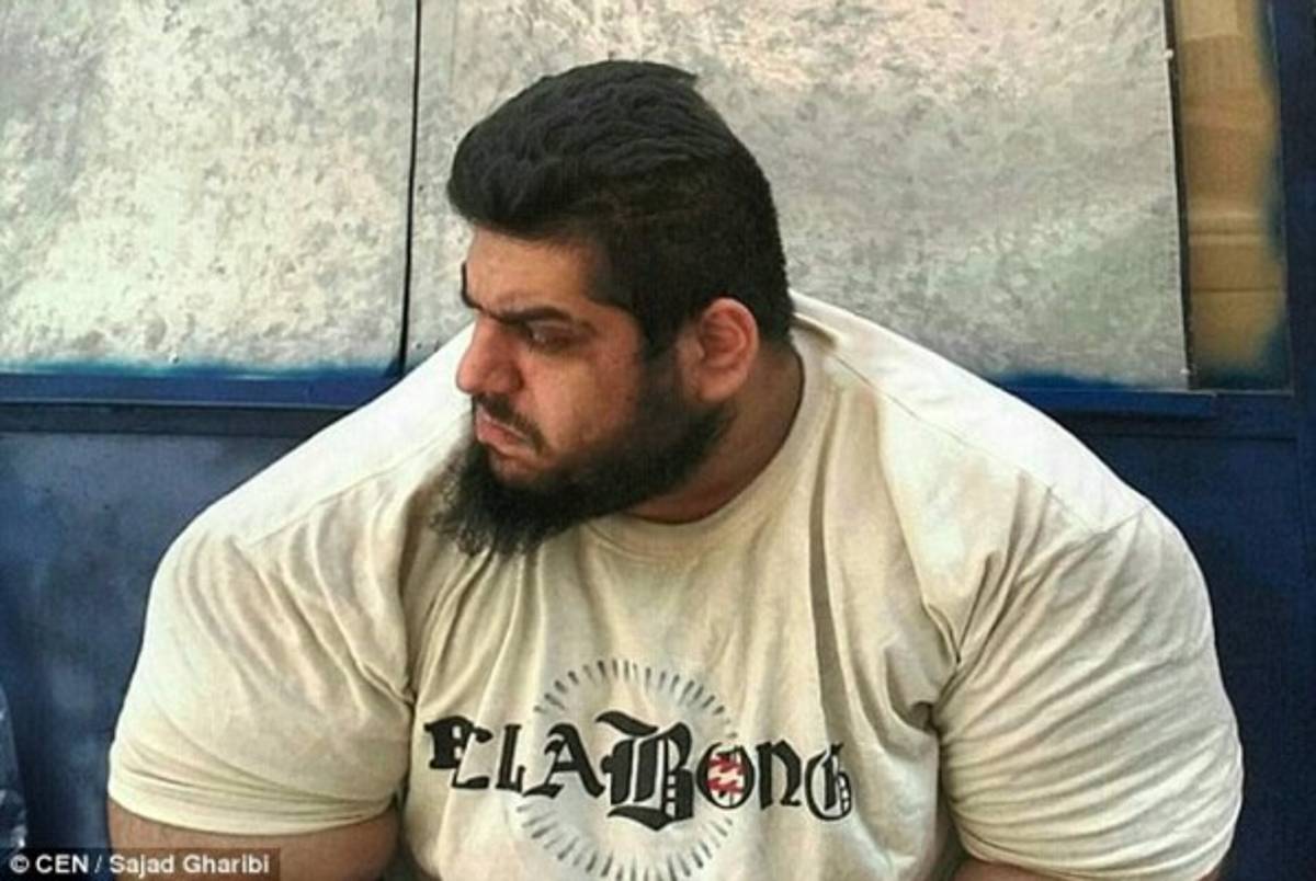 Las impresionantes fotos de Hulk humano, el iraní que luchará contra ISIS