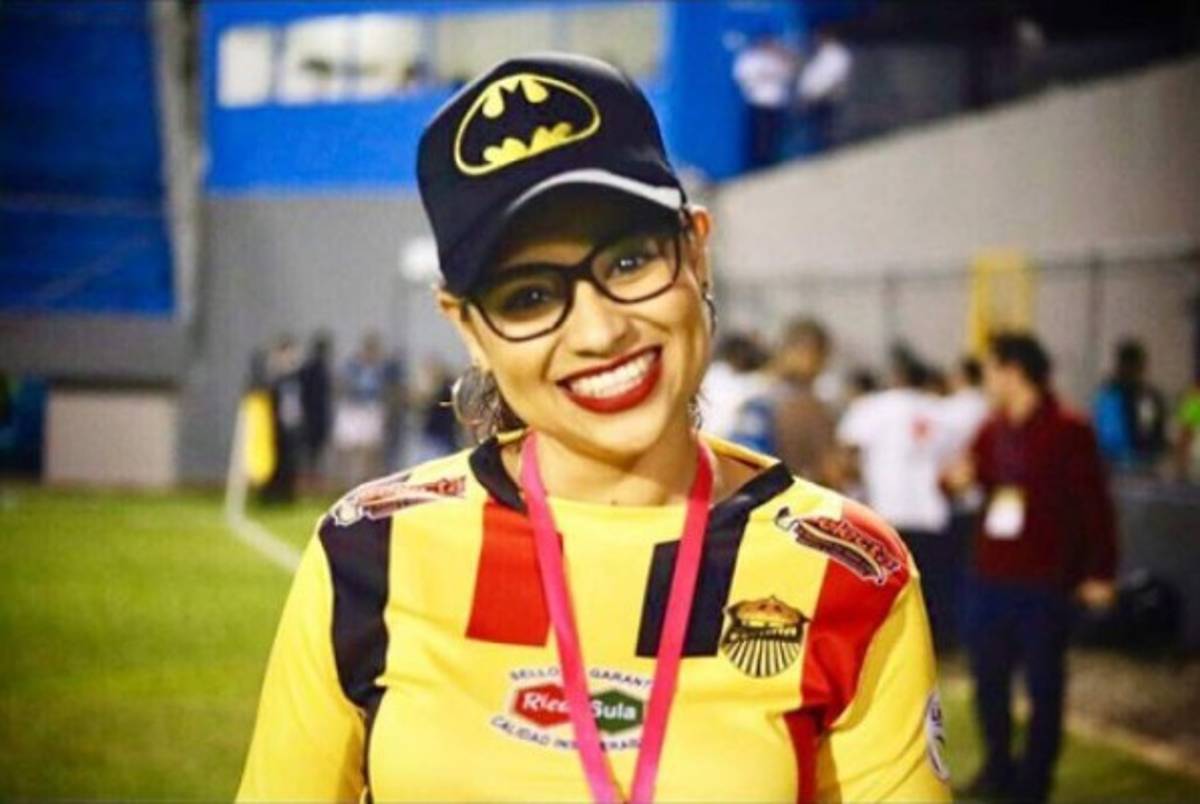 Waldina Mejía, la bella 'colocha' que celebra la 12 del Real España