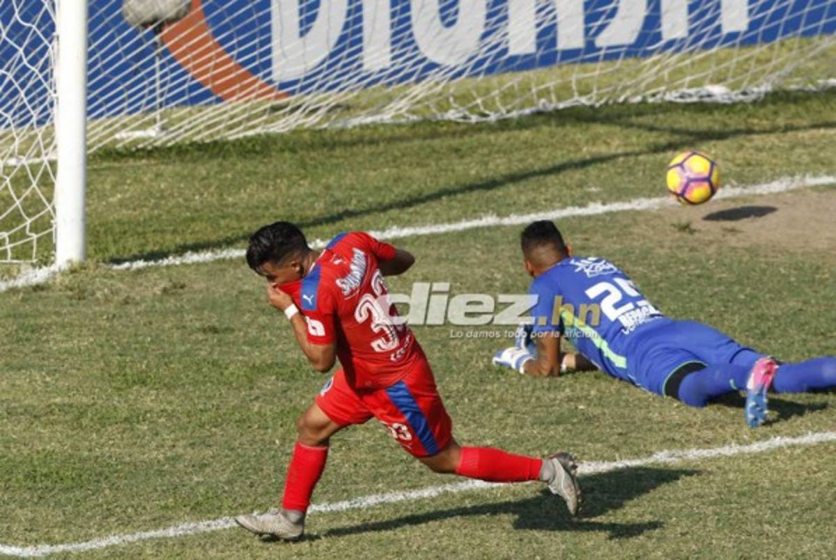 NO VISTE EN TV: La expulsión de Rony Martínez y foto bien adornada de Marathón