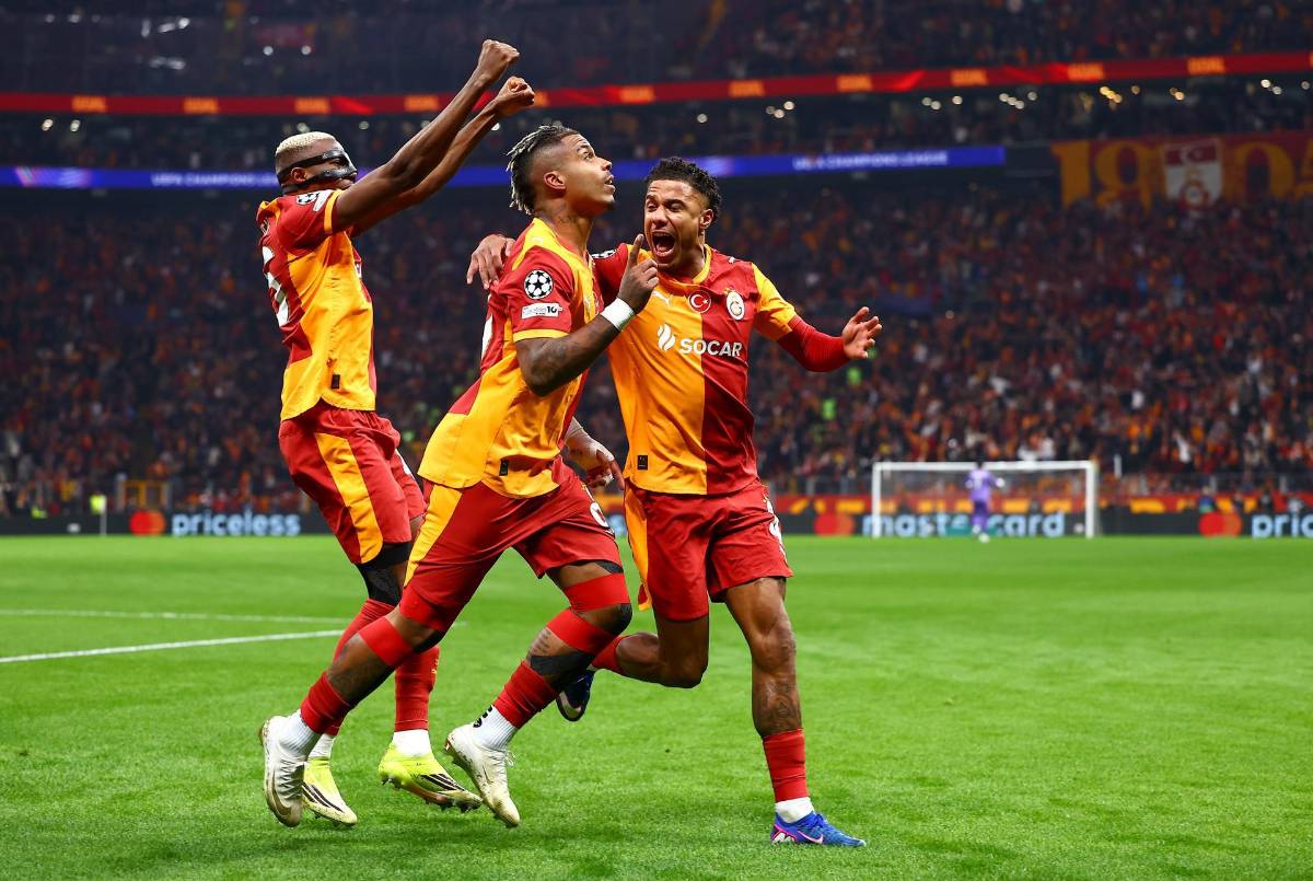 El penal milagroso del Barcelona y futbolista se rompe; lo sacaron del partido tras recibir tres goles en 15 minutos