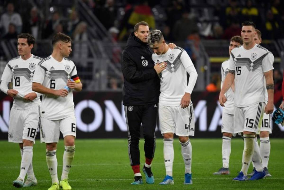 No viste en TV: Risas de Neuer, su gesto con Ter Stegen y la tristeza en Alemania