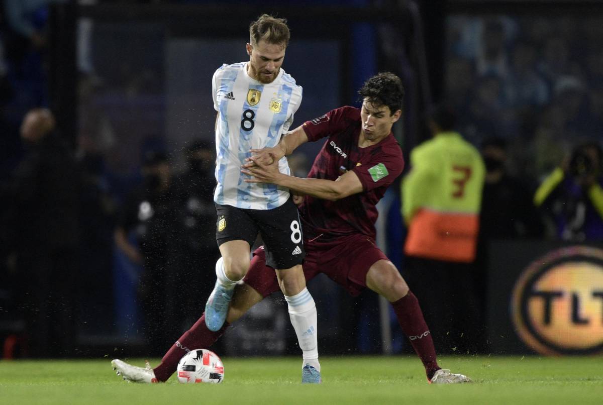 El eterno regalo de Riquelme a Messi, impactado con la “12” y el nuevo récord que rompió en el Argentina-Venezuela