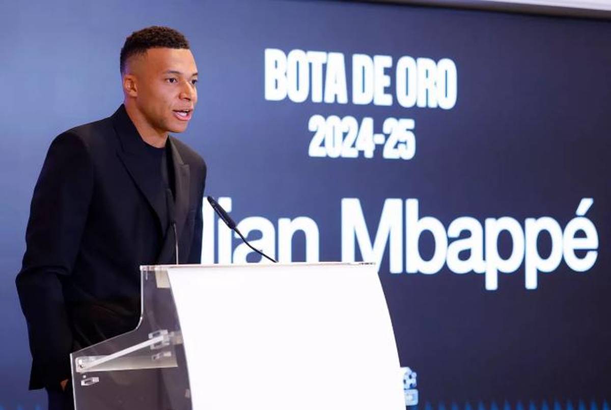 Mbappé recibió la Bota de Oro: lo que dijo tras ganar el premio, quiénes lo acompañaron y el mensaje de Sergio Ramos