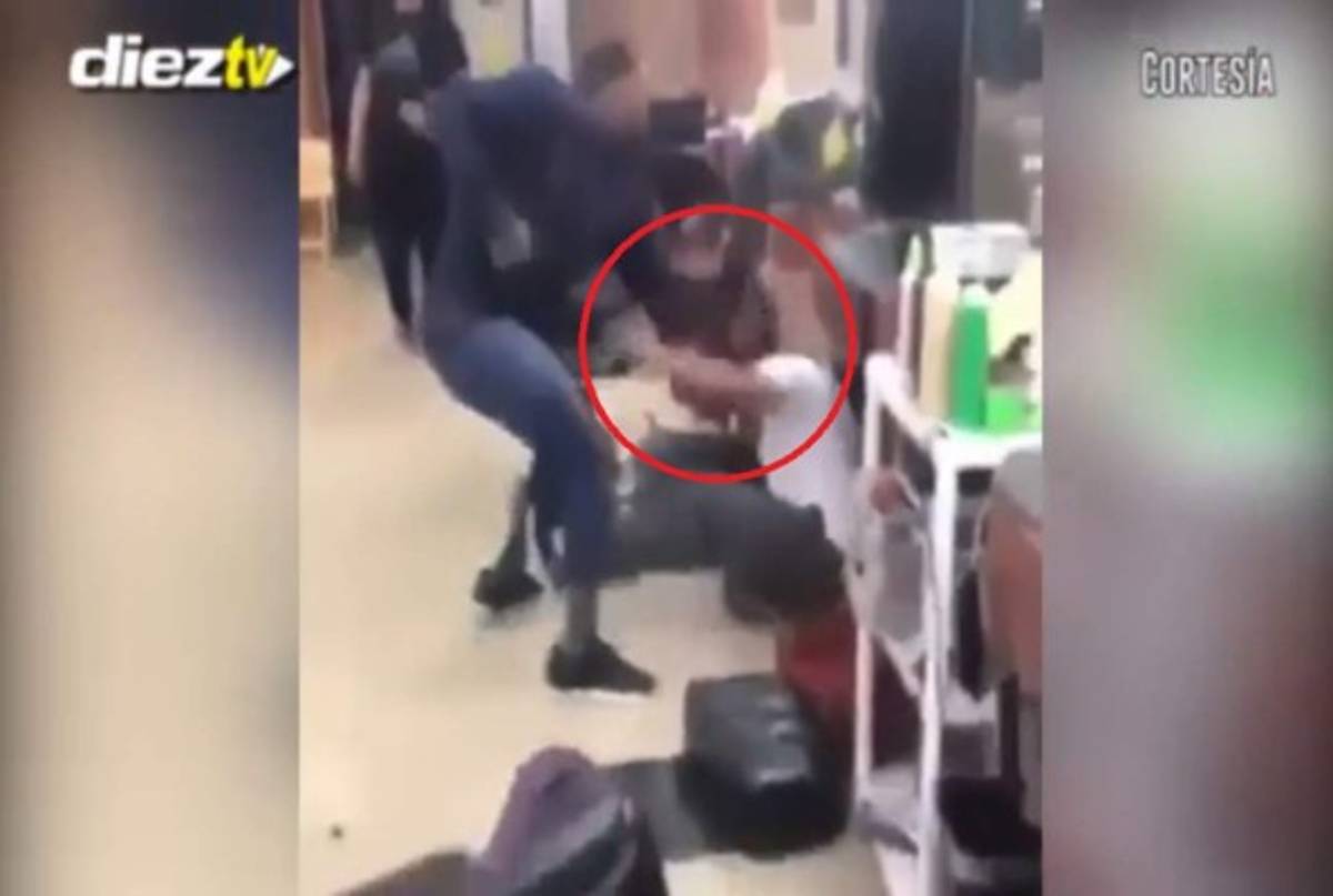 Boxeador gay ataca a hombre que lo acosaba con comentarios homófobicos