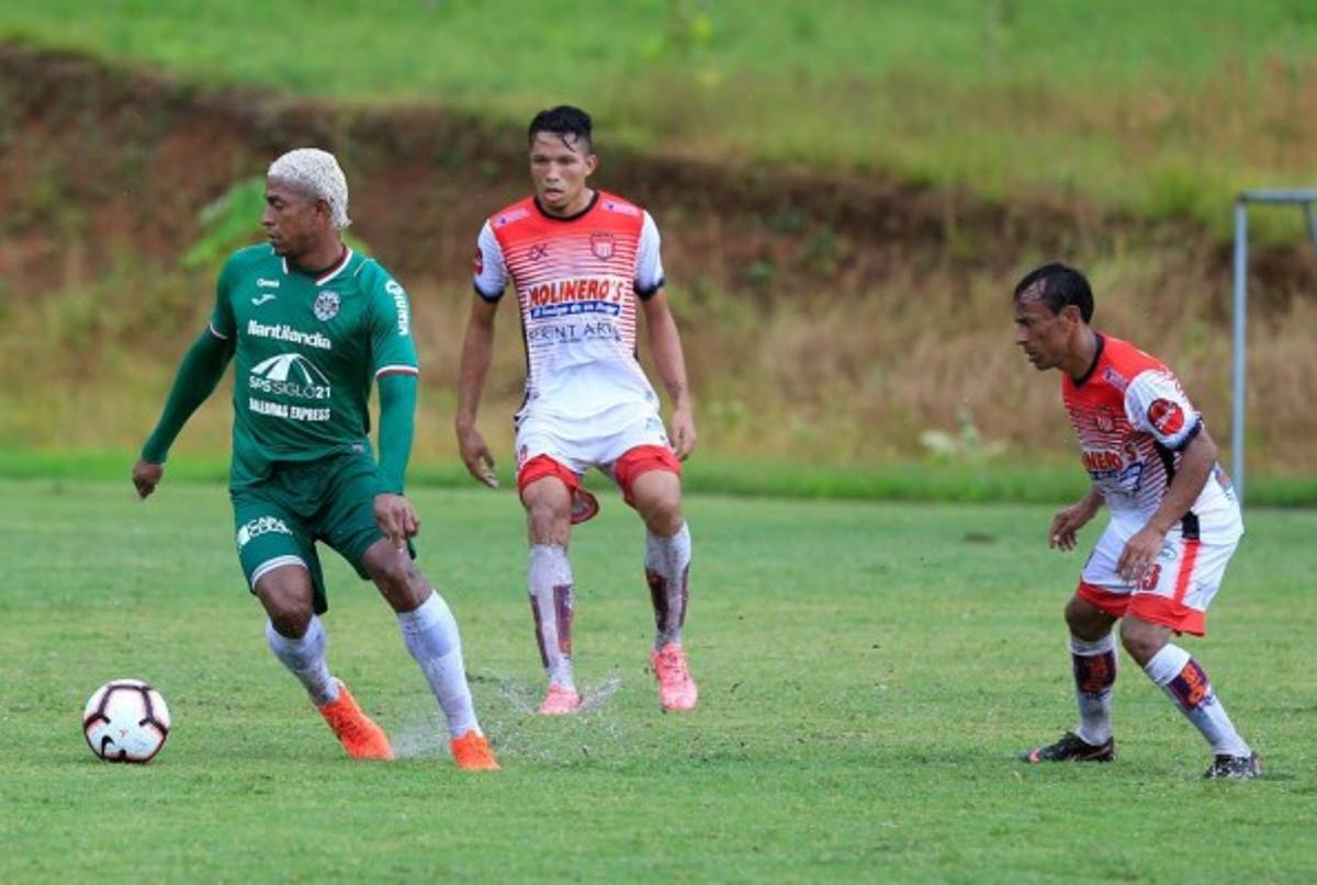 ¡Uno más a la lista! El nuevo y loco look de Carlo Costly con el Marathón