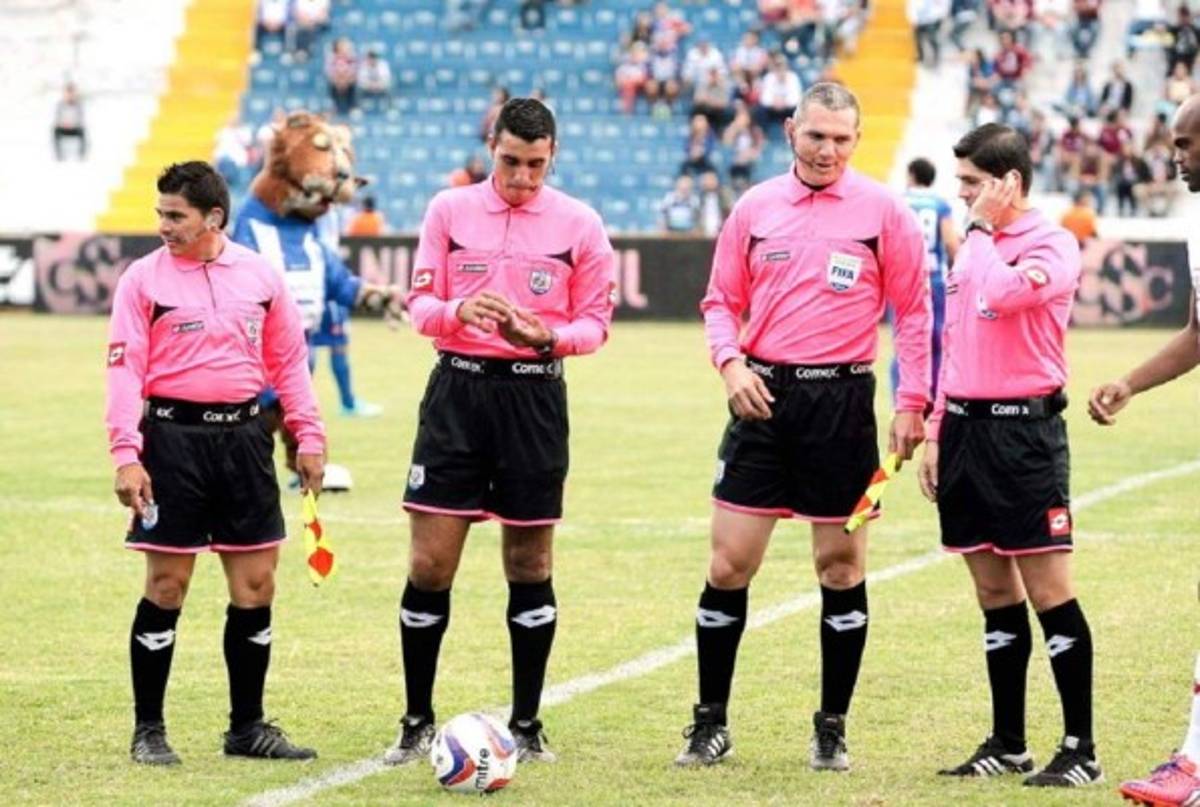 ¡Atención! Este es el salario de los árbitros de fútbol en Centroamérica
