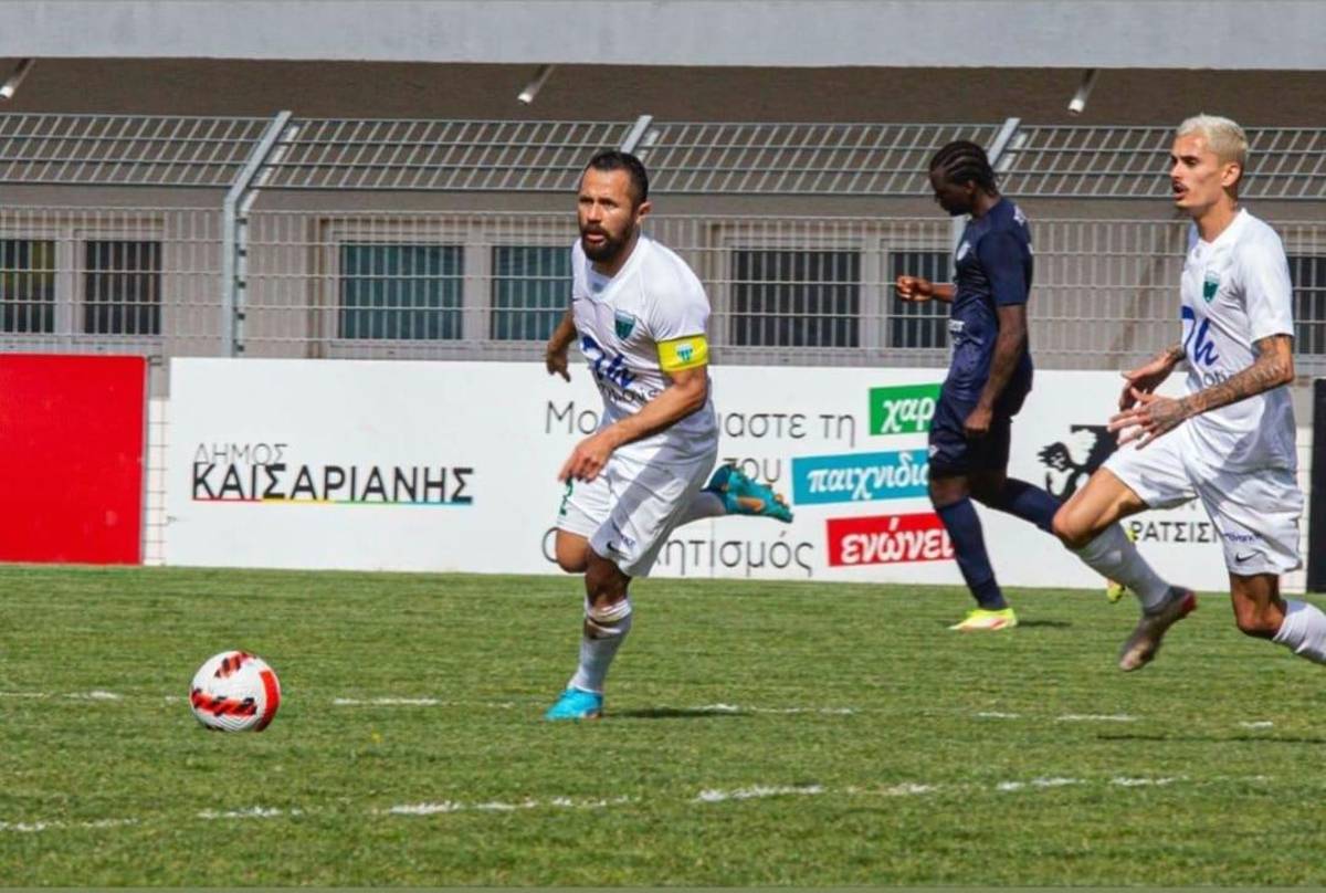 Alfredo Mejía y Levadiakos suman un empate y acarician su regreso a la Primera División de Grecia