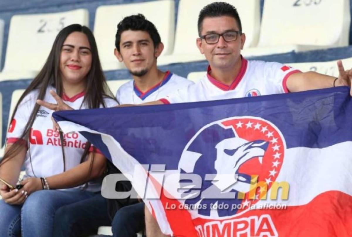 Tarde de locura en el Nacional: baile de Diego Reyes, abrazo de Troglio y las bellezas del repechaje ante Marathón