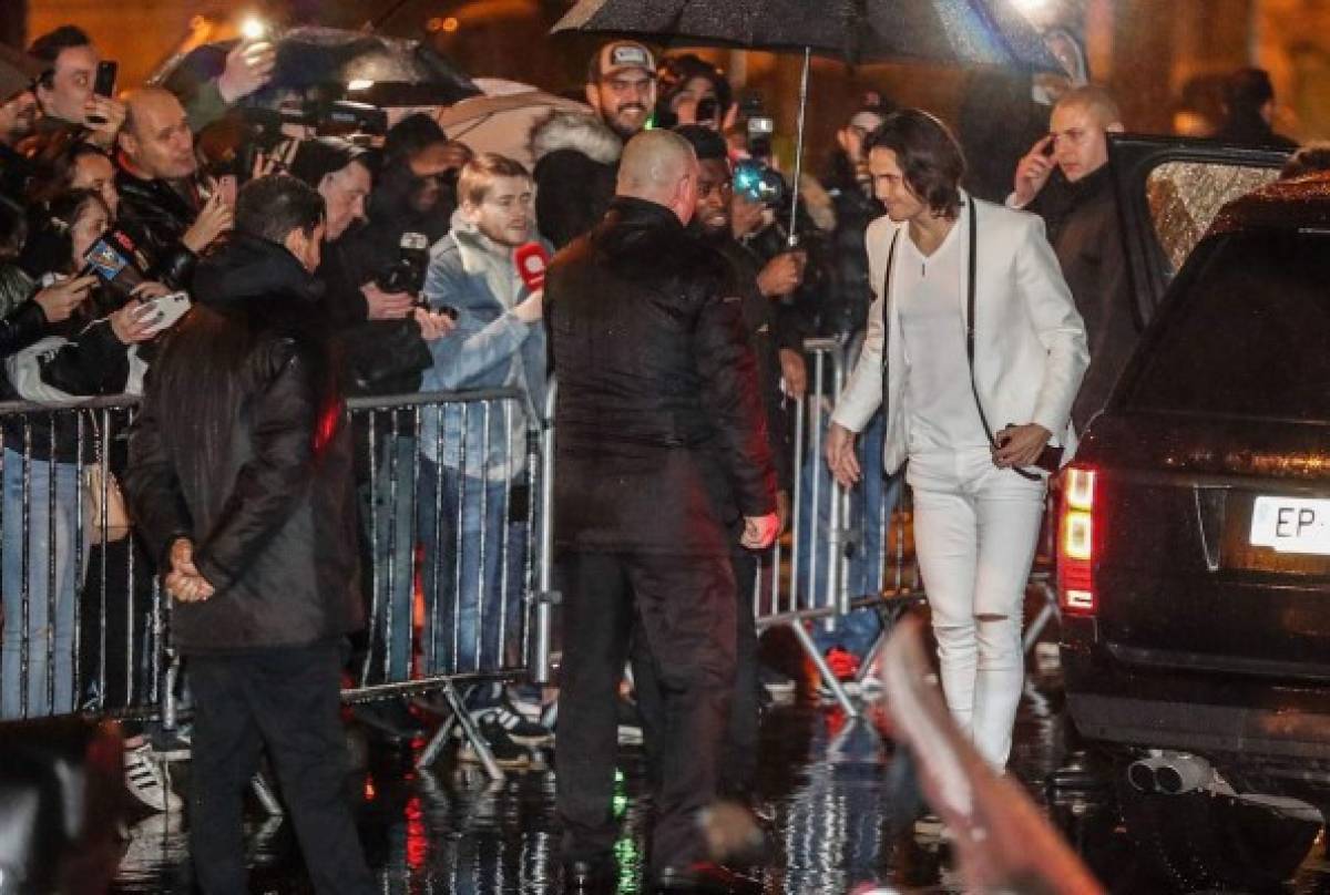 Bajo la lluvia y todos de blanco: Así fue la extravagante fiesta del cumpleaños 28 de Neymar