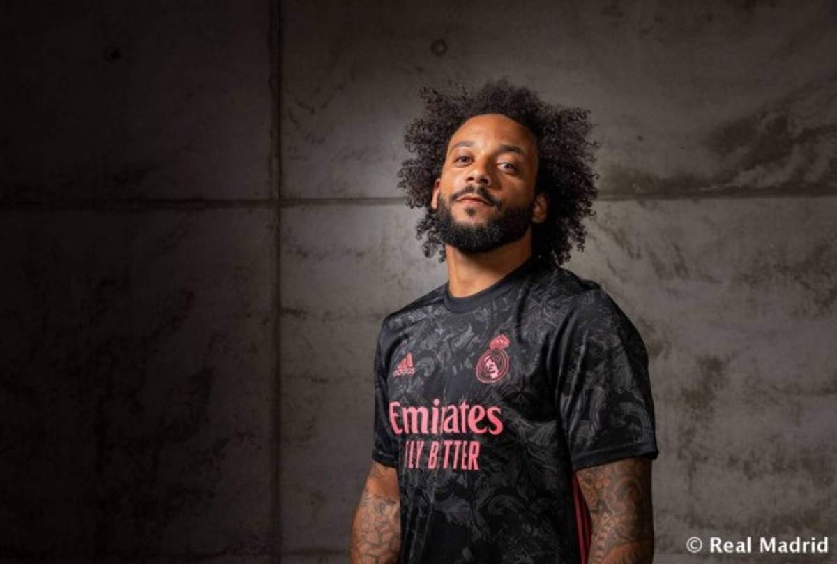 Real Madrid presenta su tercera camiseta: Así son las raras equipaciones alternativas de los otros clubes