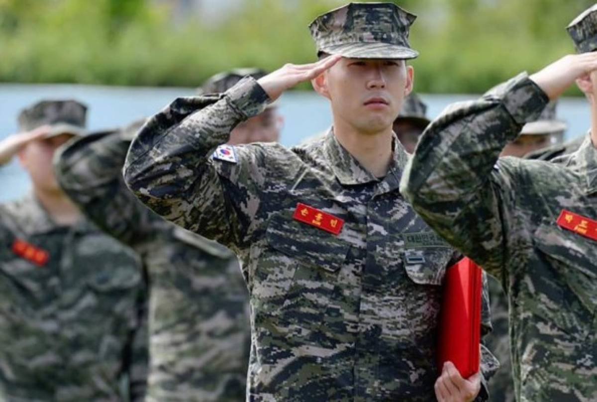 Crack como en la cancha: El recluta Son Heung-min se gradúa con honores del servicio militar