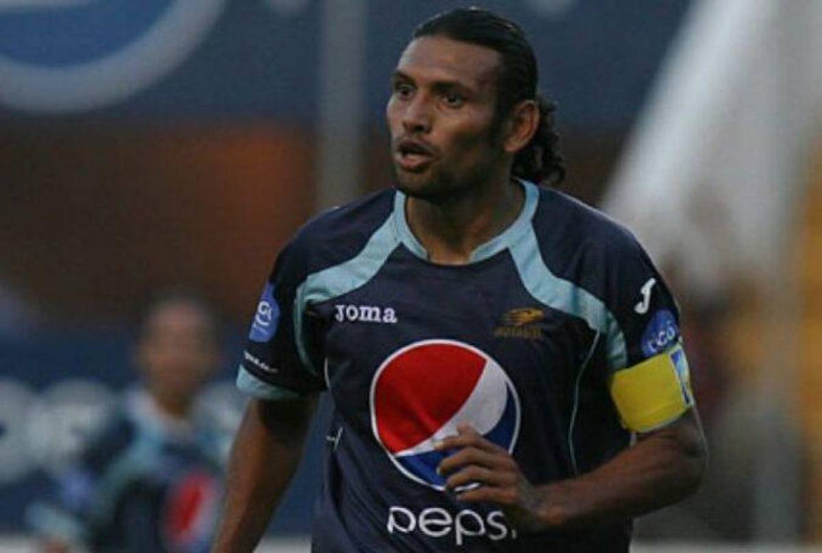 ‘Chelito’ Martínez y otros futbolistas que destacaron en Liga Nacional pero antes hicieron carrera en segunda y hasta tercera división