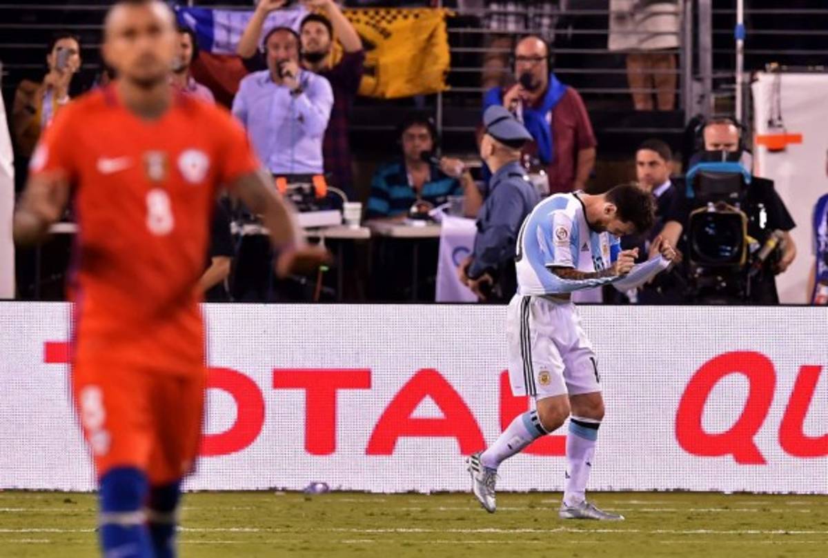EN FOTOS: La amargura y lágrimas de Messi por fallar otra vez con Argentina