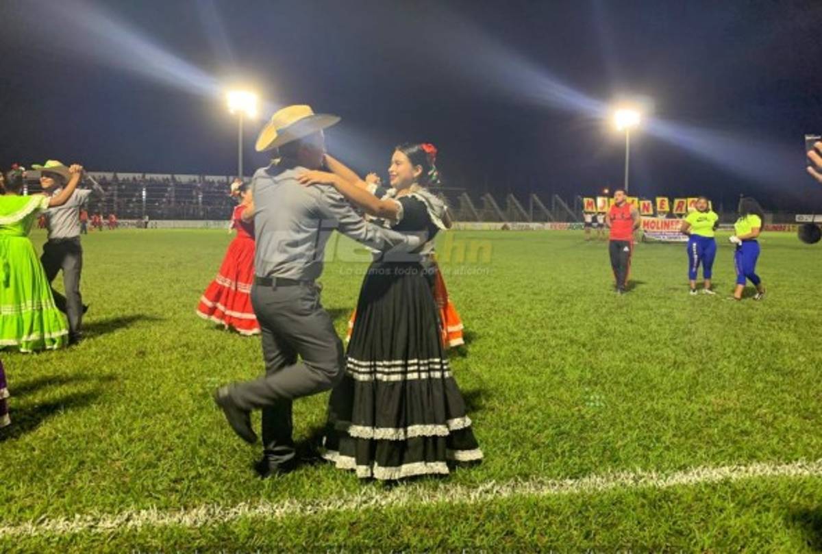 Con danzas, corte de cinta y tremenda fiesta se inauguró alumbrado del estadio de Tocoa