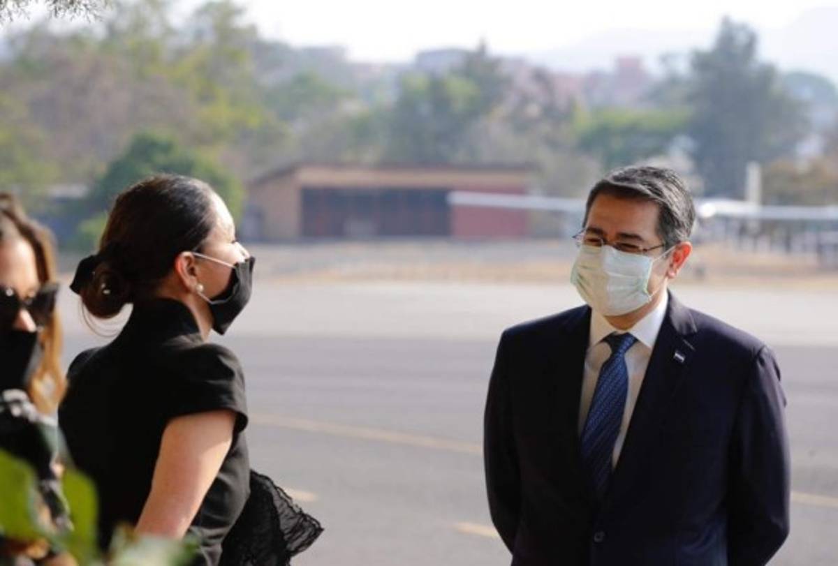 Así fue la llegada del cuerpo de Rafael Callejas a la Fuerza Aérea de Tegucigalpa