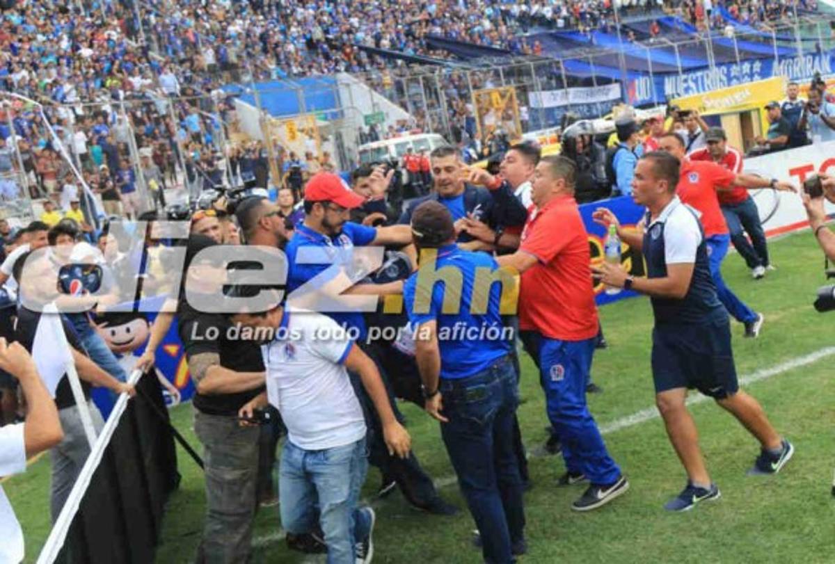 FOTOS: Golpes entre Diego Vázquez y Osman Madrid en el zafarrancho de la Gran Final entre Olimpia y Motagua