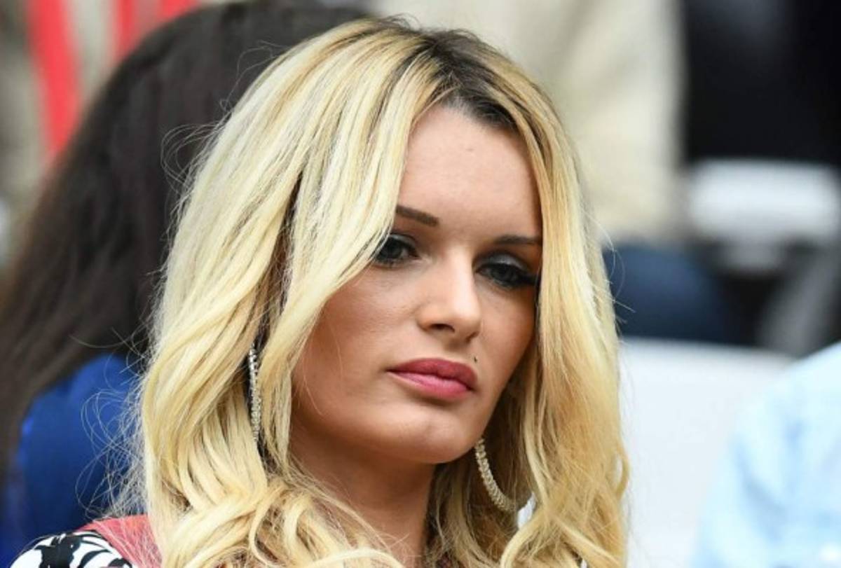 Las bellas esposas de los jugadores de Francia también brillaron en cuartos de final