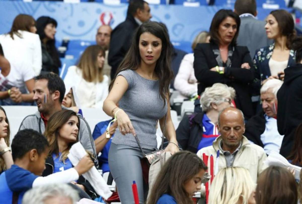 Las bellas esposas de los jugadores de Francia también brillaron en cuartos de final