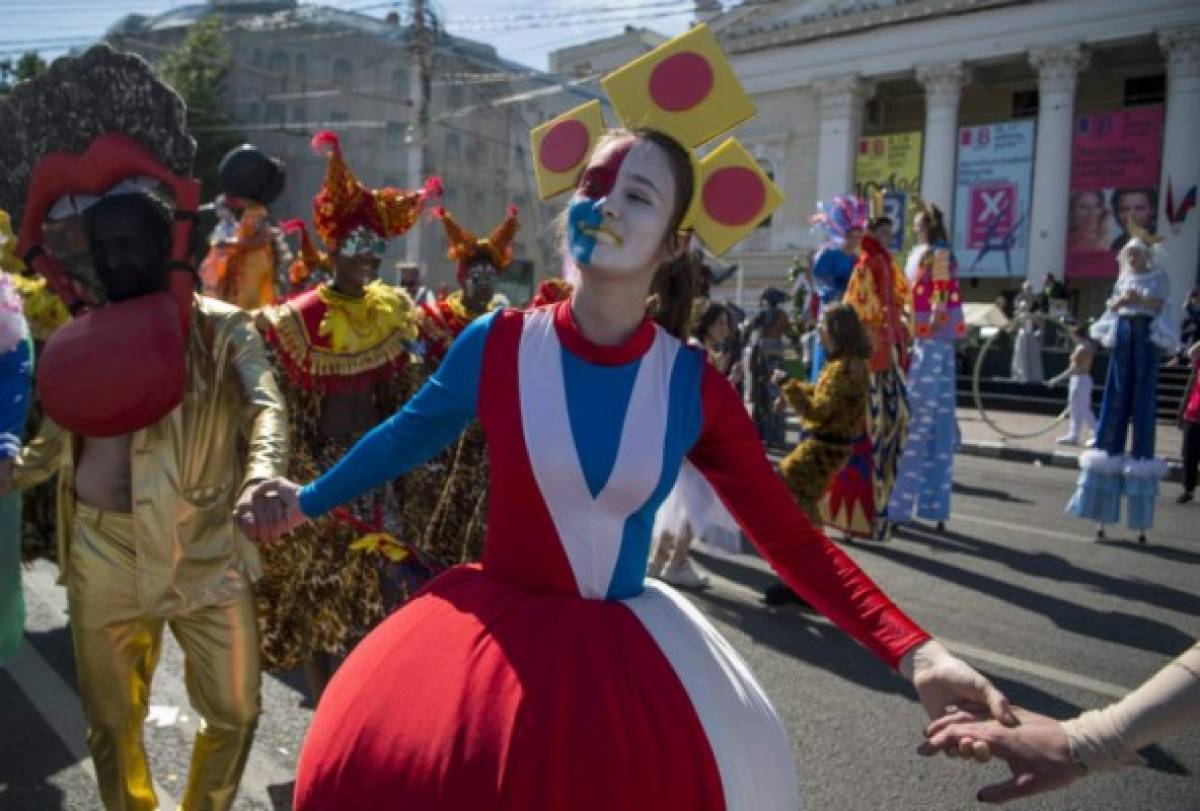 ¡El color! Espectacular ambiente en Rusia a pocas horas del inicio del Mundial