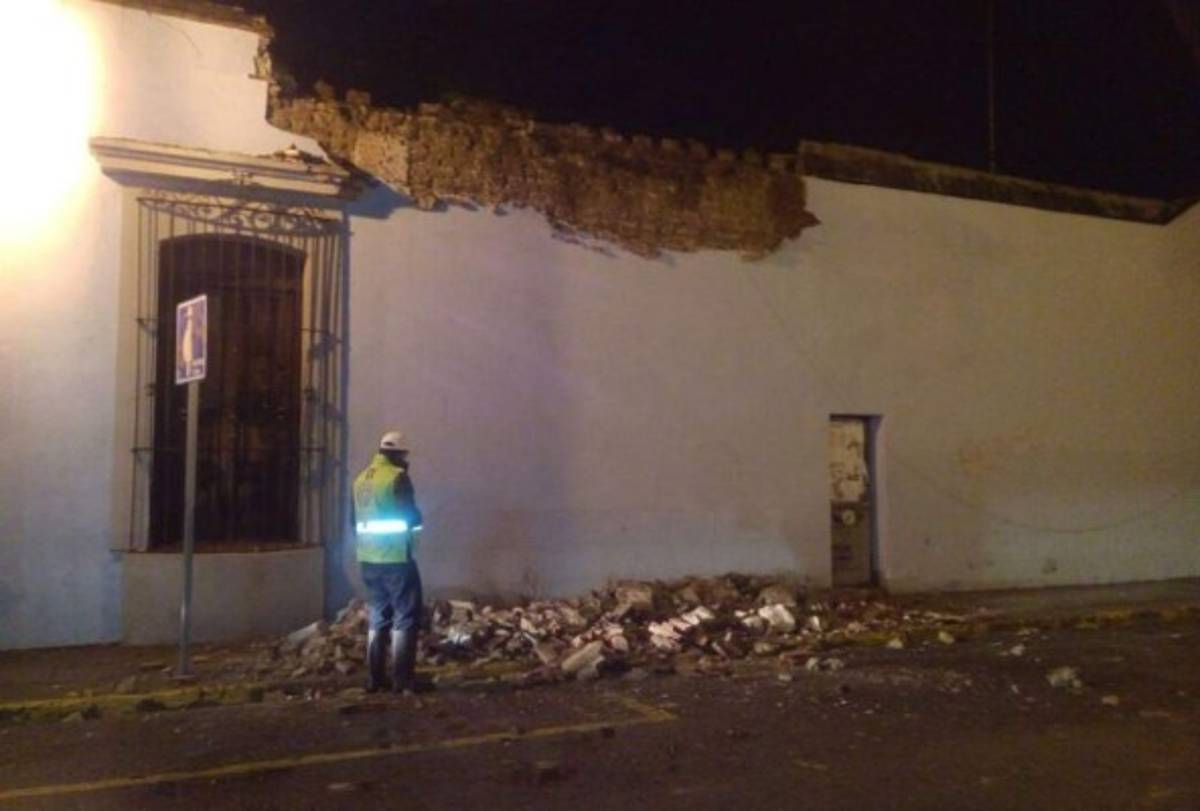 Terror, destrozos y una decena de muertos provoca fuerte sismo del jueves