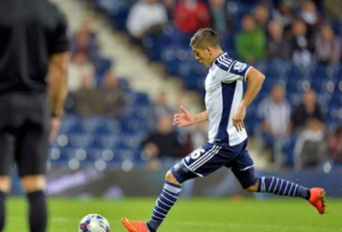Cristian Gamboa debutó en la Premier y el West Brom fue goleado
