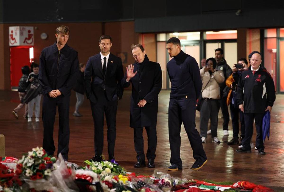 Real Madrid visitó el altar de Diogo Jota en Anfield y la carta de Alexander-Arnold: Te echo de menos compañero...