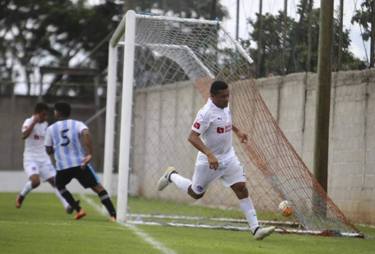 Los 10 futbolistas olvidados por Nahún Espinoza en Olimpia en el Apertura 2018