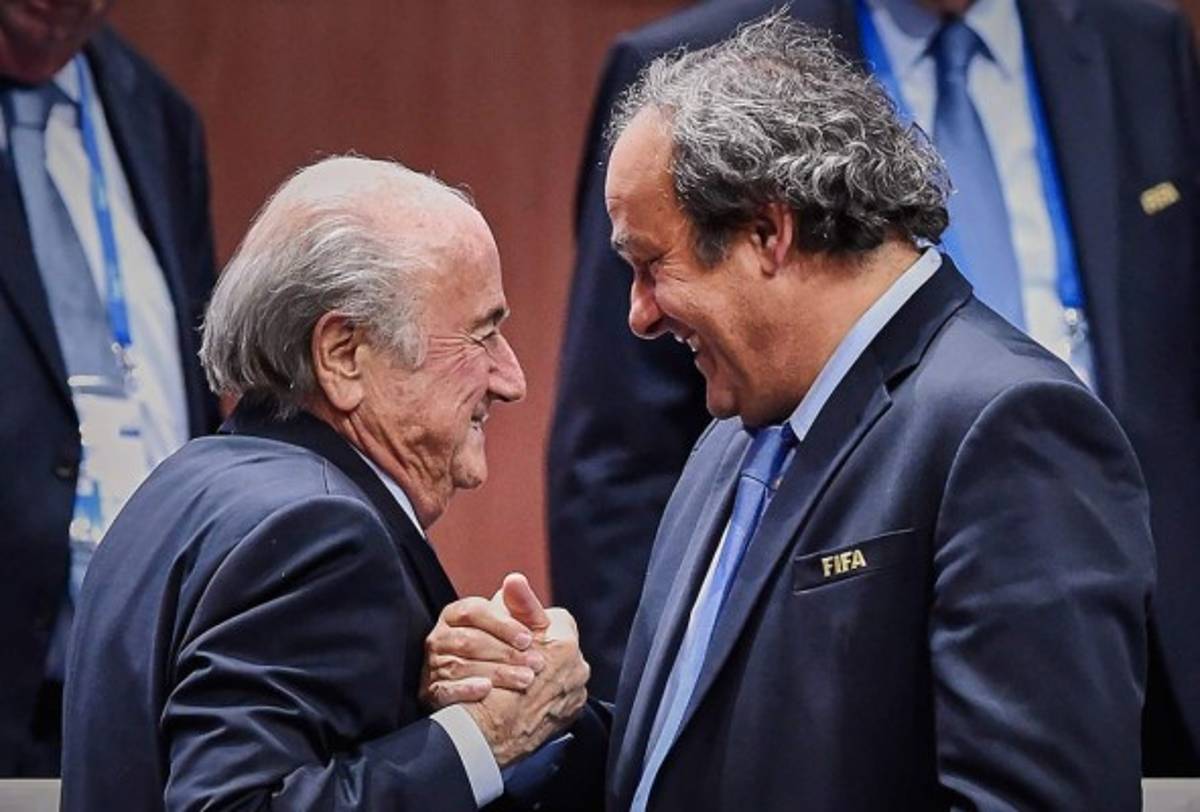 Blatter rompe el silencio y habla del controvertido pago a Platini