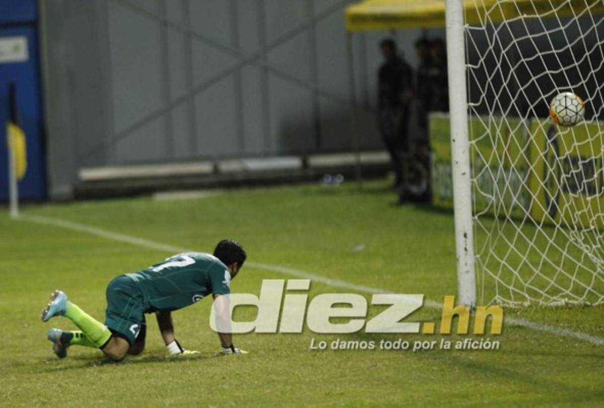 Las imágenes que no viste en televisión del Real España-Olimpia