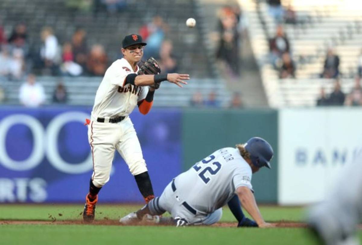 Gran parada y su primer hit: Así fue la noche histórica de Mauricio Dubón con los Gigantes