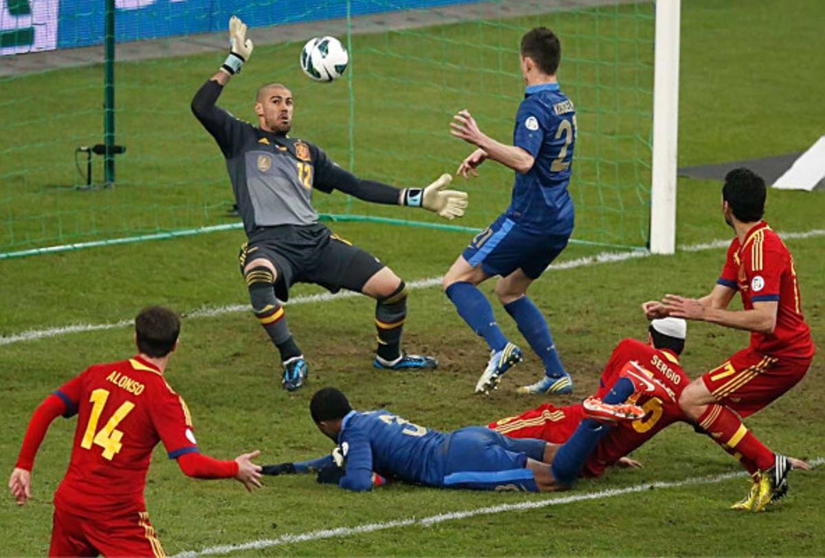 España se baja a Francia y es líder.